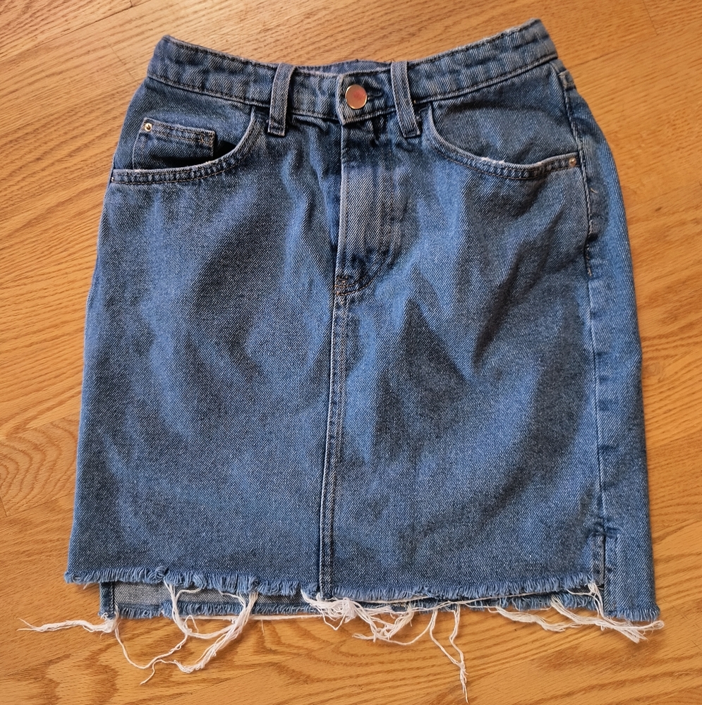 H&M blue jean cotton skirt size women's 4